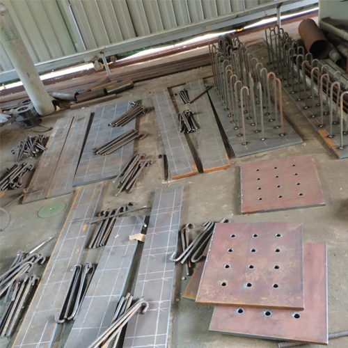 有哪些其他因素会影响石嘴山预埋件位置的确定？